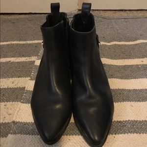 Black Clark Size 5 Black Boots